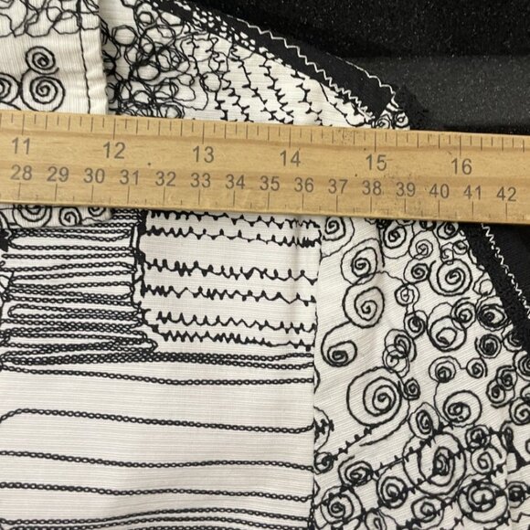 Chico's Women's Size 0 Black & White Embroidered Blazer Jacket 3/4 Sleeve - Picture 12 of 14